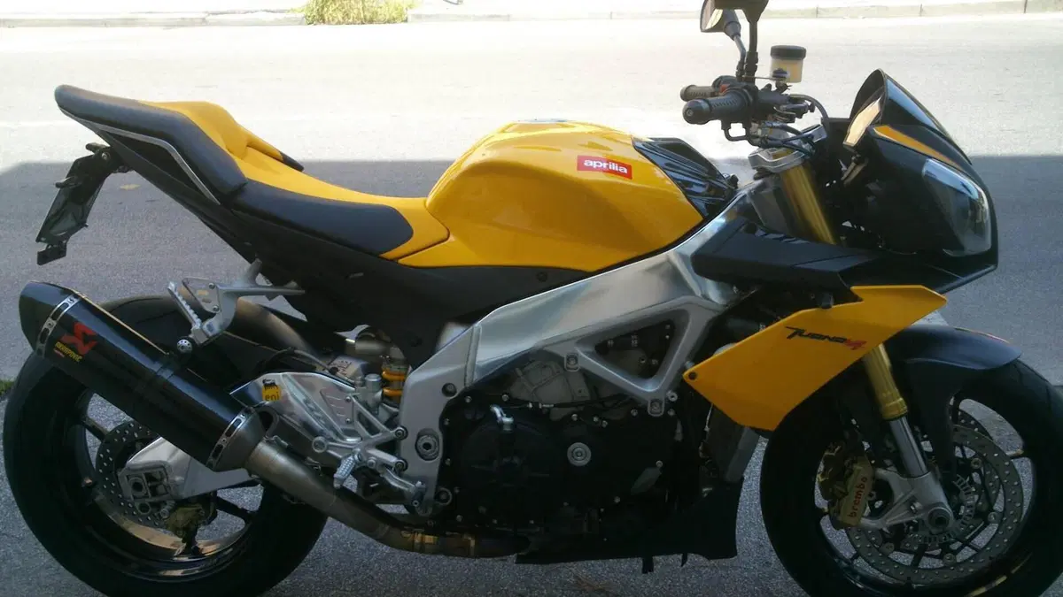 Aprilia Tuono V4 R APRC (2011 - 13) 