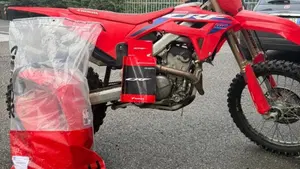 Honda CRF 250R (2023) 