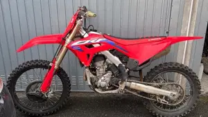 Honda CRF 250R (2023)  (2)