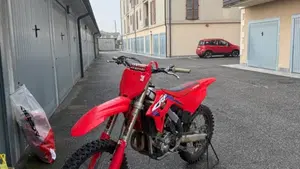 Honda CRF 250R (2023)  (5)