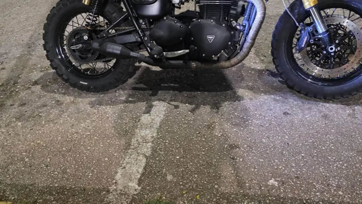 Triumph Bonneville T100 (2001 - 07)  (3)