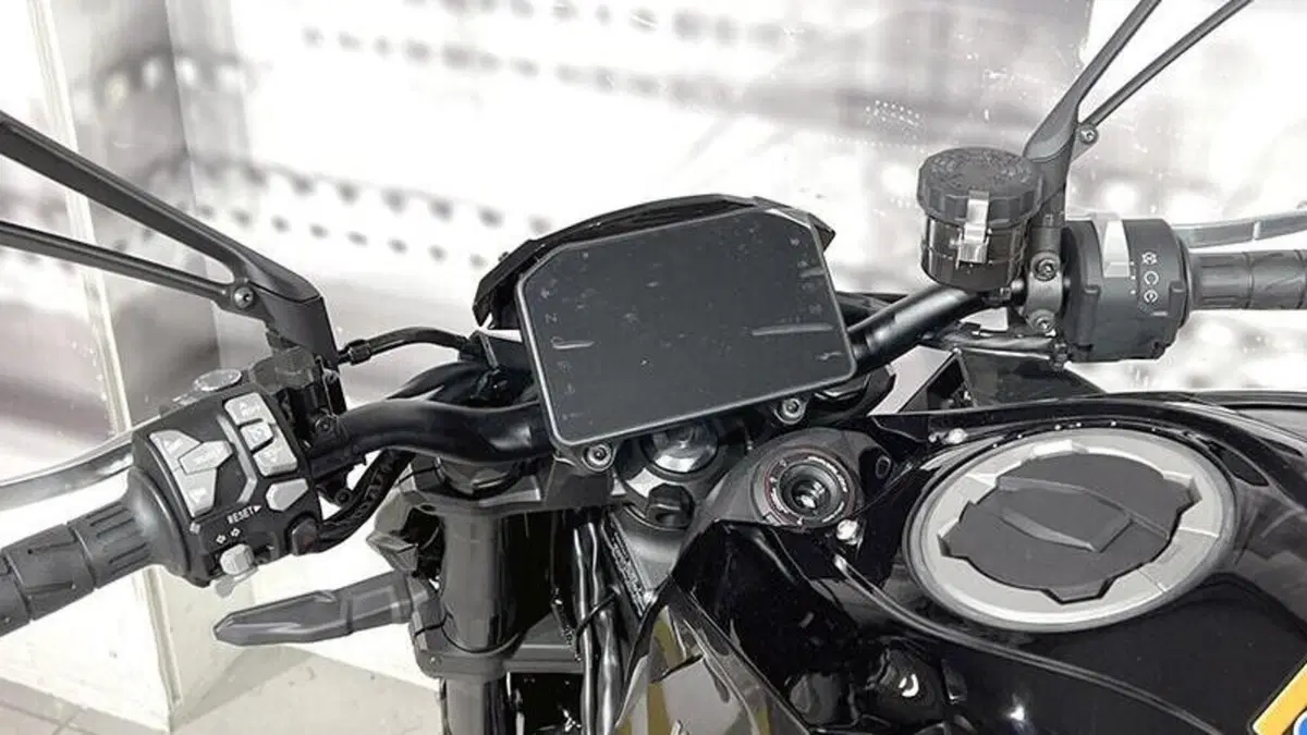 Kawasaki Z 1100 (2026)  (5)