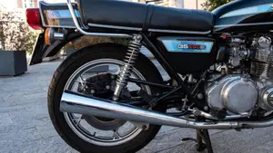 Suzuki   (6)