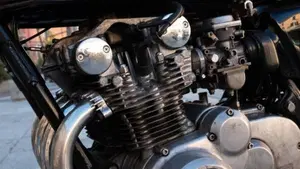 Suzuki   (7)