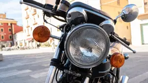 Suzuki   (8)