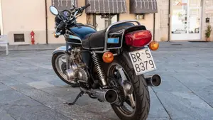 Suzuki   (9)