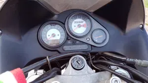 Yamaha TDM 850 (1996 - 01)  (5)
