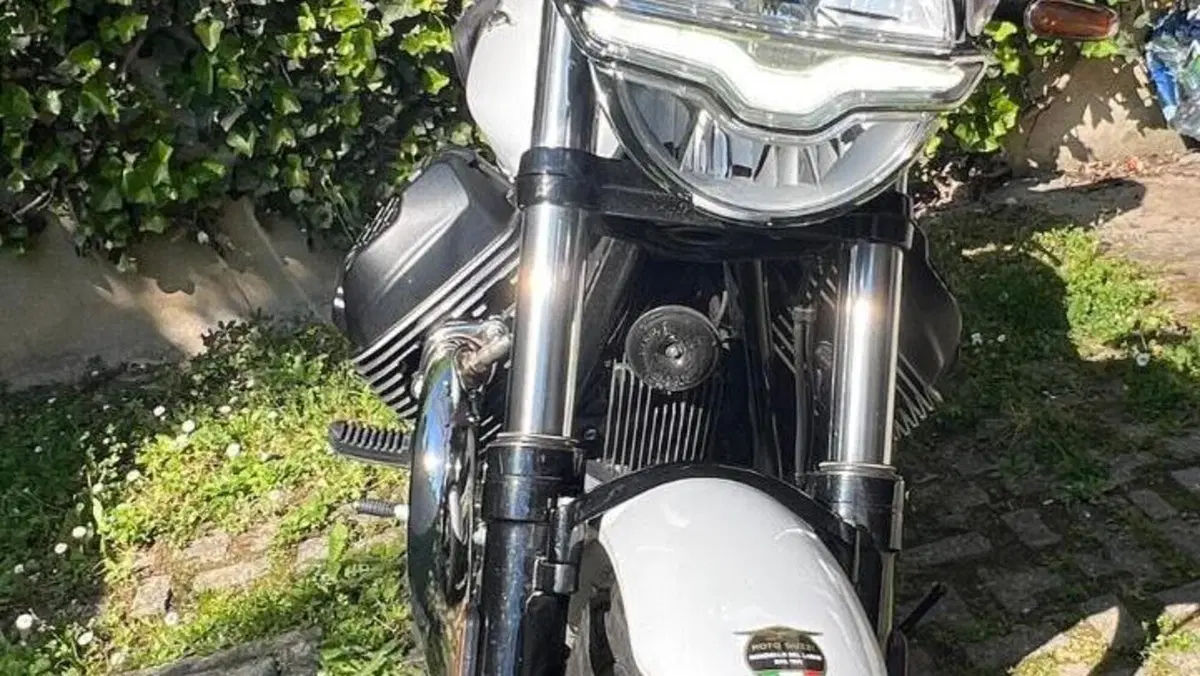 Moto Guzzi V7 Special (2025 - 26)  (3)