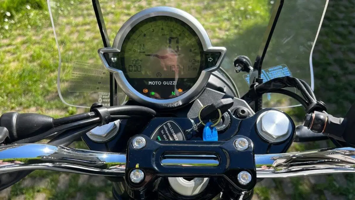 Moto Guzzi V7 Special (2025 - 26)  (4)