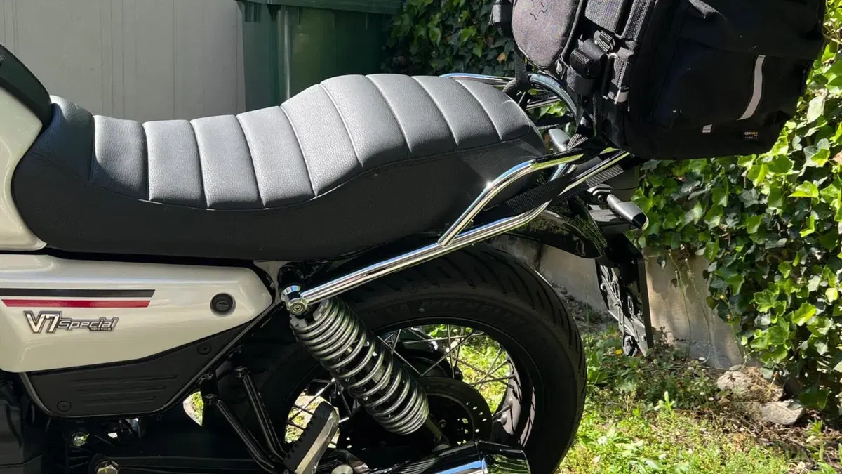Moto Guzzi V7 Special (2025 - 26)  (6)