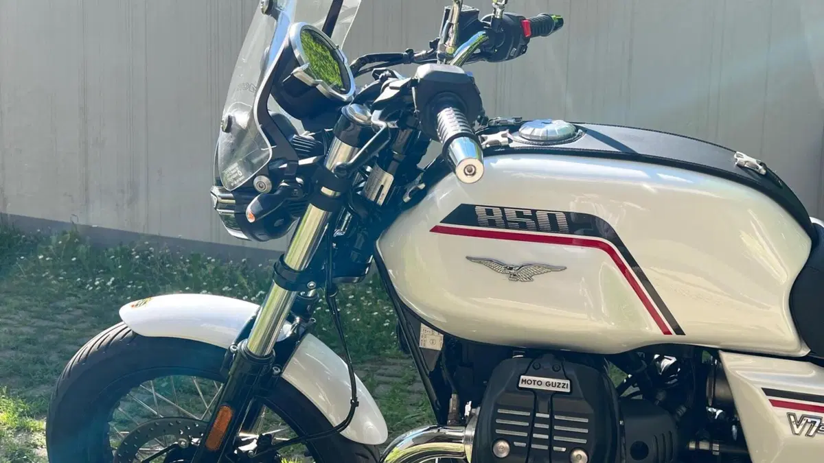 Moto Guzzi V7 Special (2025 - 26)  (7)