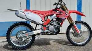 Honda CRF 250R (2010 - 11)  (3)