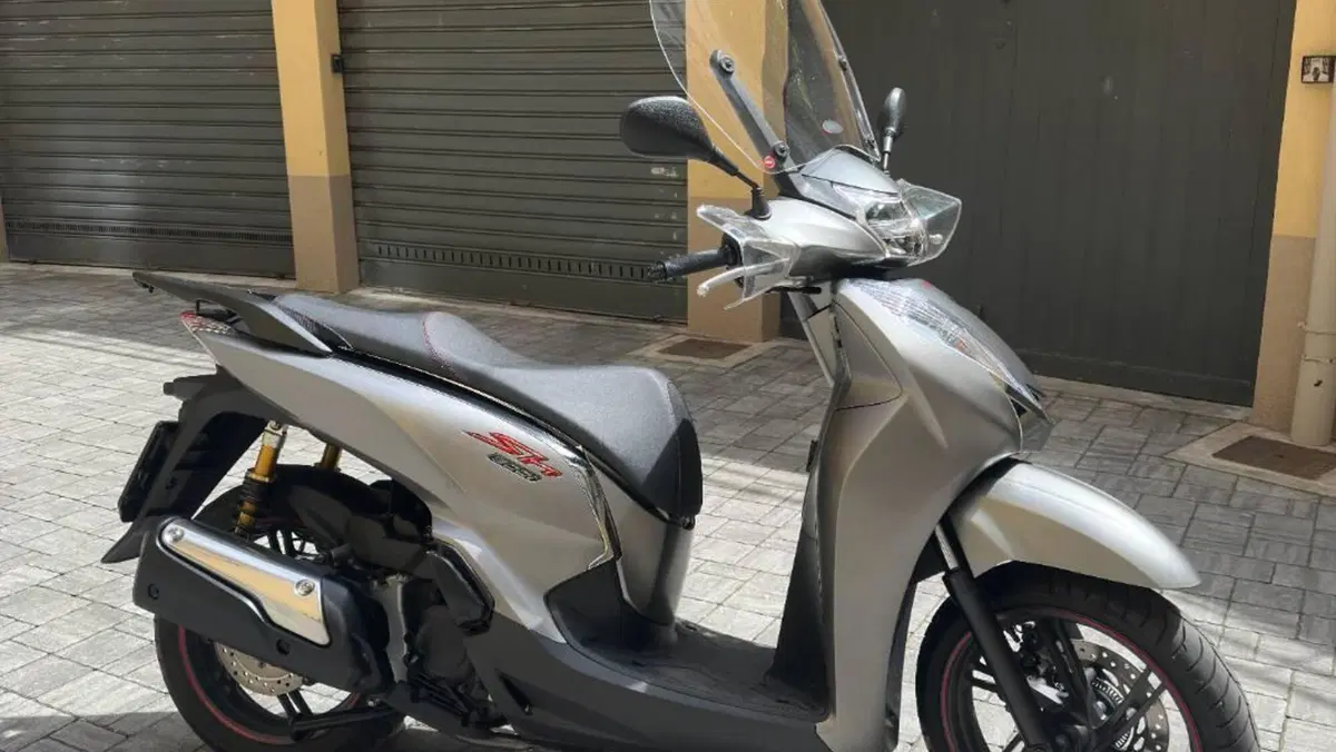 Honda SH 300 i Sport ABS (2018 - 20)  (2)