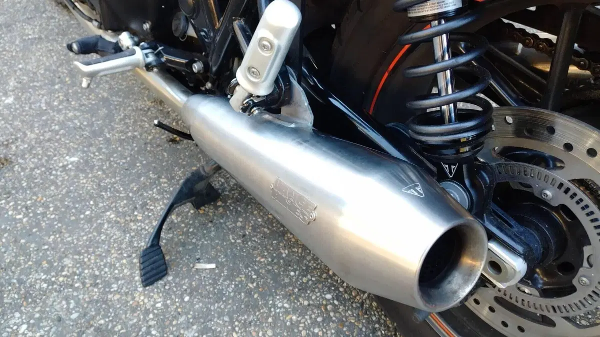 Triumph Street Twin 900 (2016)  (4)