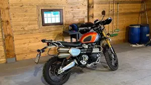 Triumph Scrambler 1200 XE (2021 - 23)  (2)