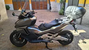 Honda Forza 750 DCT Urban (2021 - 24)  (2)