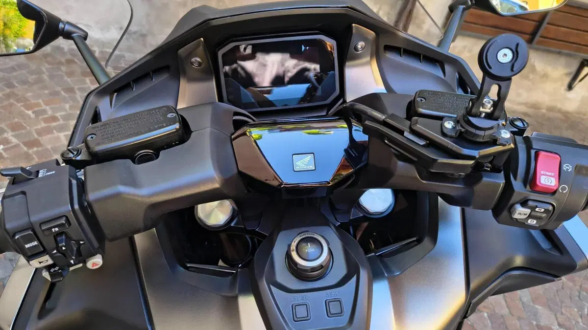 Honda Forza 750 DCT Urban (2021 - 24)  (3)