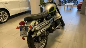 Triumph Scrambler (2006 - 17)  (3)