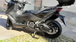 Yamaha T-Max 560 (2022 - 24)  (2)