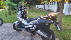 Honda X-ADV 750 (2018 - 20)  (2)