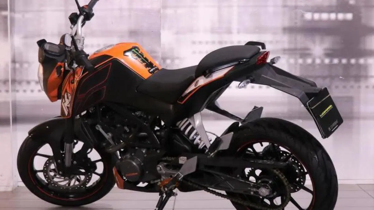 KTM 125 Duke  (2)