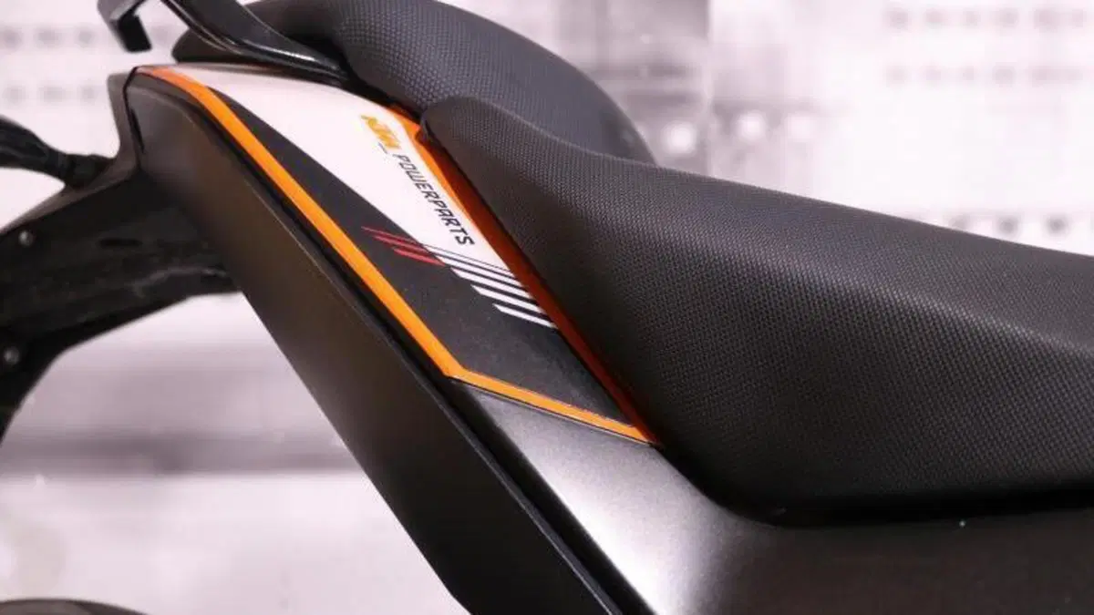 KTM 125 Duke  (5)
