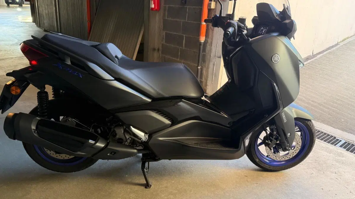 Yamaha X-Max 300 (2025 - 26)  (3)