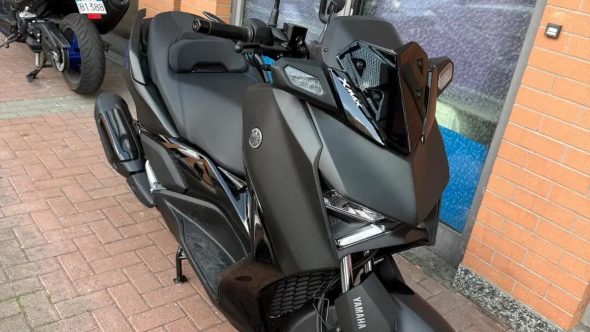 Yamaha X-Max 300 (2025 - 26)  (5)