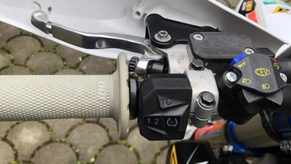 Husqvarna FE 350 (2022)  (2)