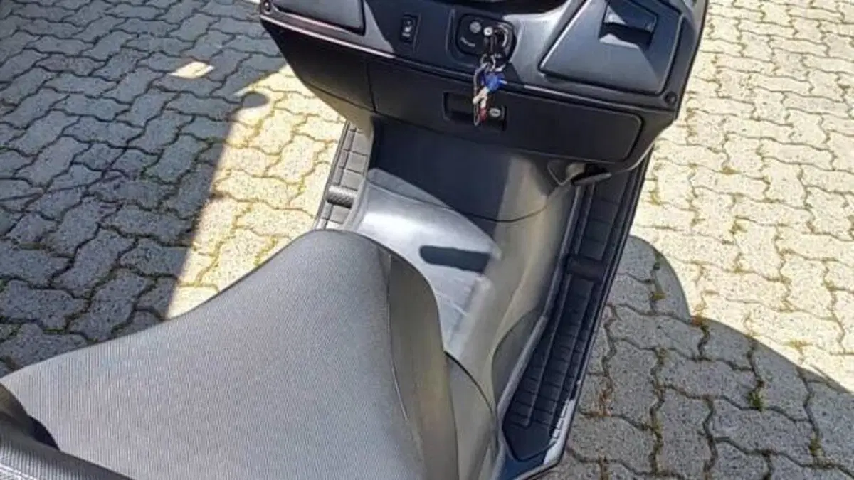 Suzuki Burgman AN 650 Executive ABS (2006 - 12)  (5)