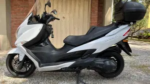 Suzuki Burgman AN 400 (2017 - 20)  (2)