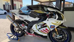 Aprilia RSV 1000 R Factory (2004 - 05) 