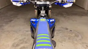 Yamaha YZ 125 (2022)  (9)