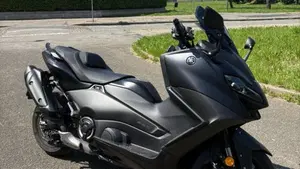 Yamaha T-Max 560 (2022 - 24)  (7)