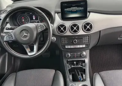 Mercedes-Benz Classe B 200 d Automatic Premium (3)
