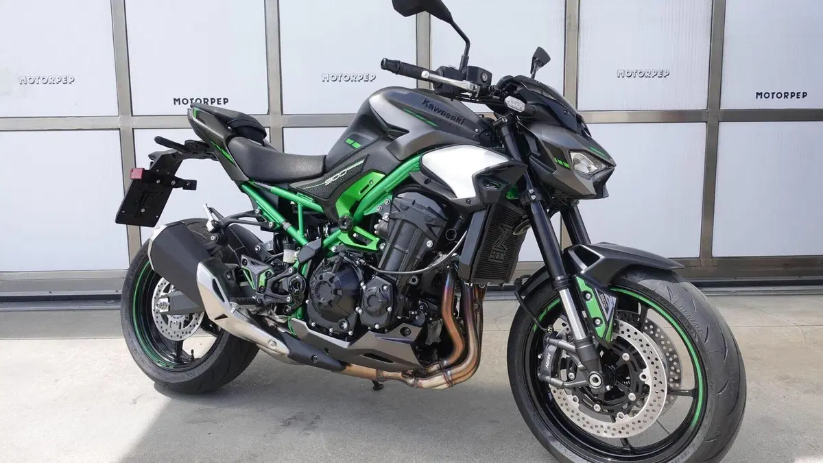 Kawasaki Z 900 (2025 - 26) 
