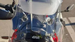Moto Guzzi V85 TT Evocative Graphics (2019 - 20)  (4)