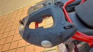 Moto Guzzi V85 TT Evocative Graphics (2019 - 20)  (6)