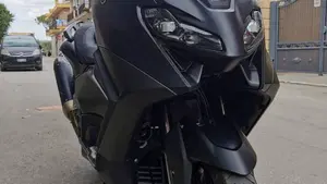 Yamaha T-Max 560 (2022 - 24)  (4)