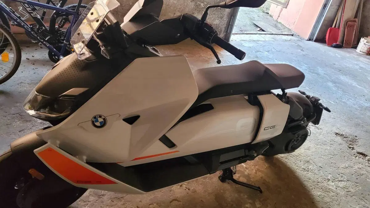 Bmw CE 04 (2021 - 25)  (2)
