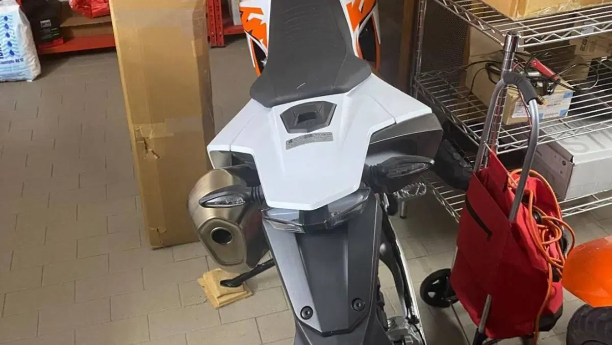 KTM 690 Enduro R (2026)  (2)