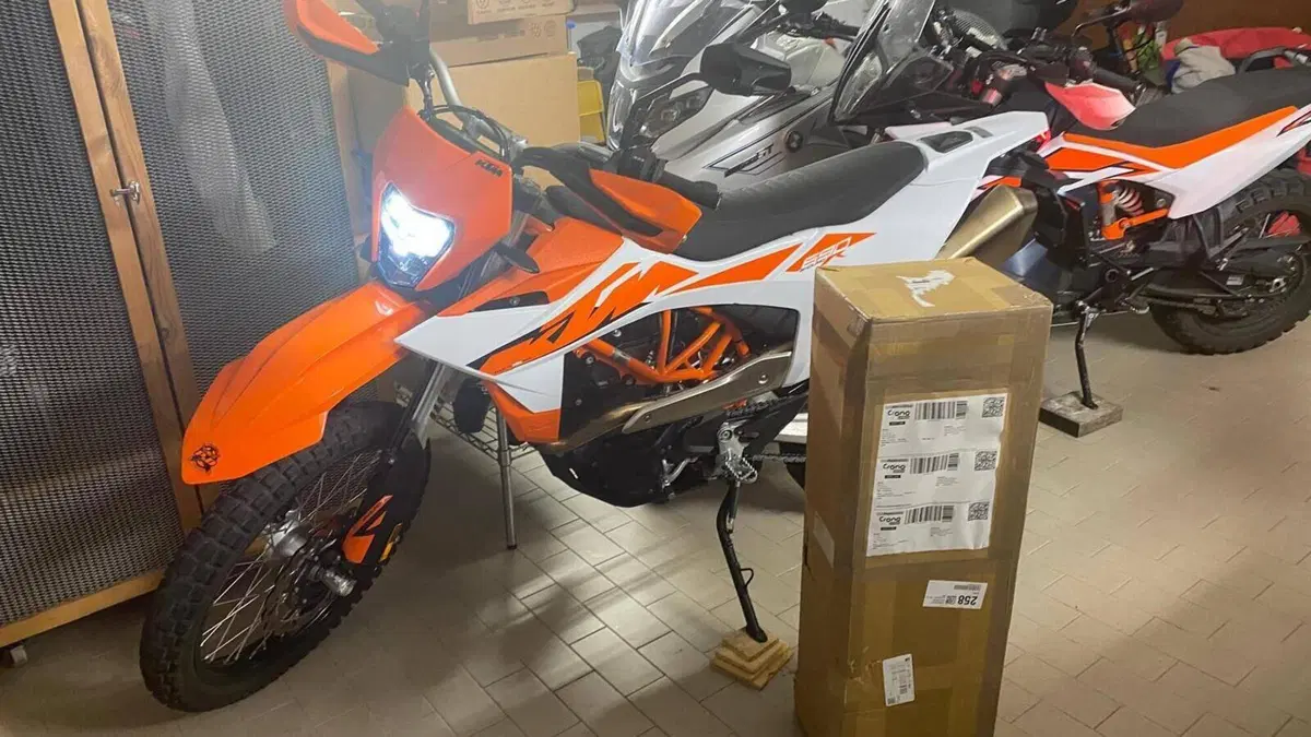 KTM 690 Enduro R (2026)  (3)
