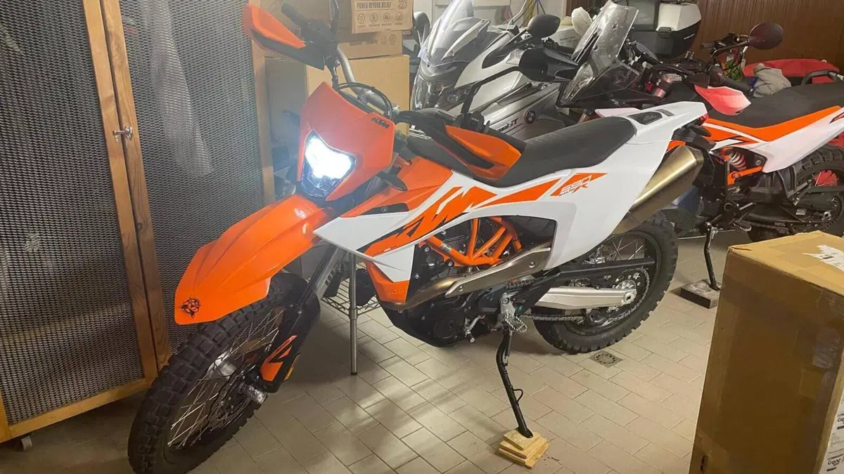 KTM 690 Enduro R (2026)  (4)