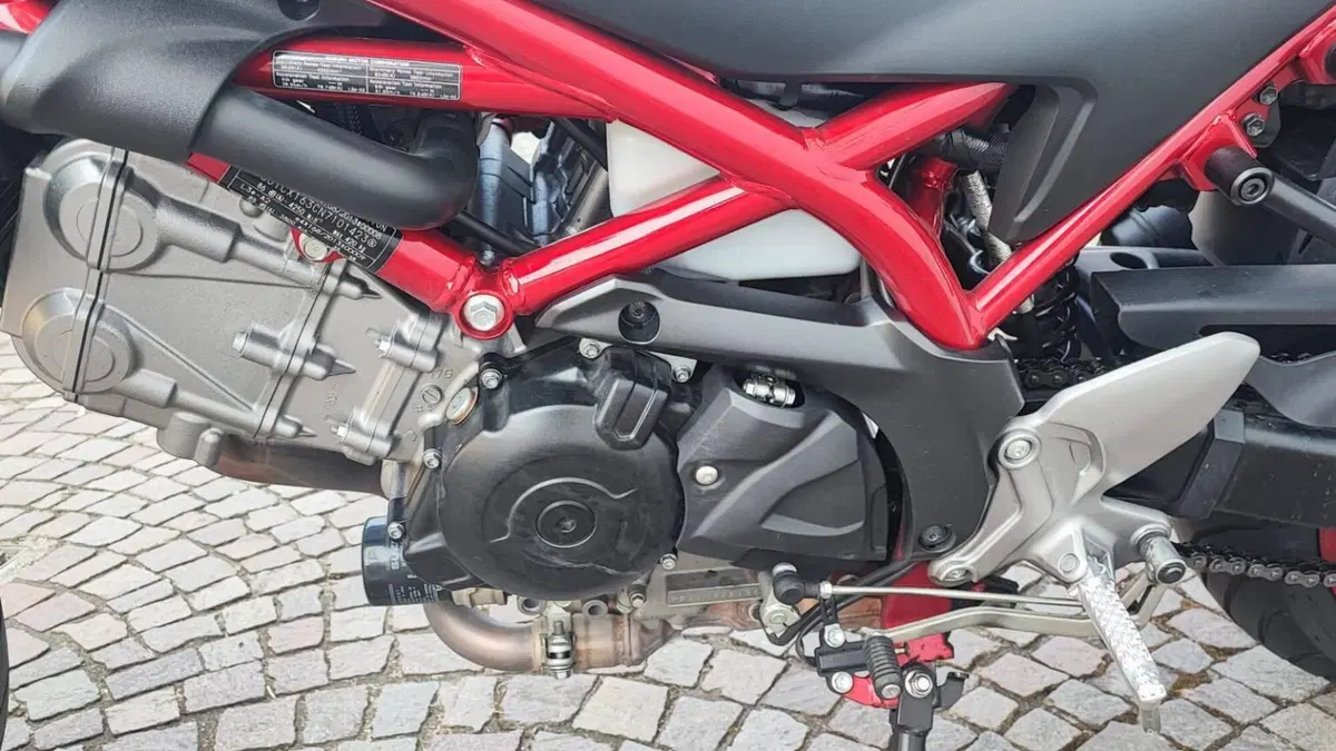 Suzuki SV650 (2021 - 24)  (4)