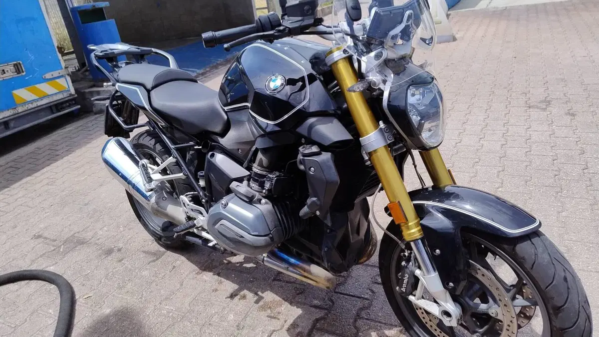 Bmw R 1200 R Black Edition (2017 - 18)  (2)