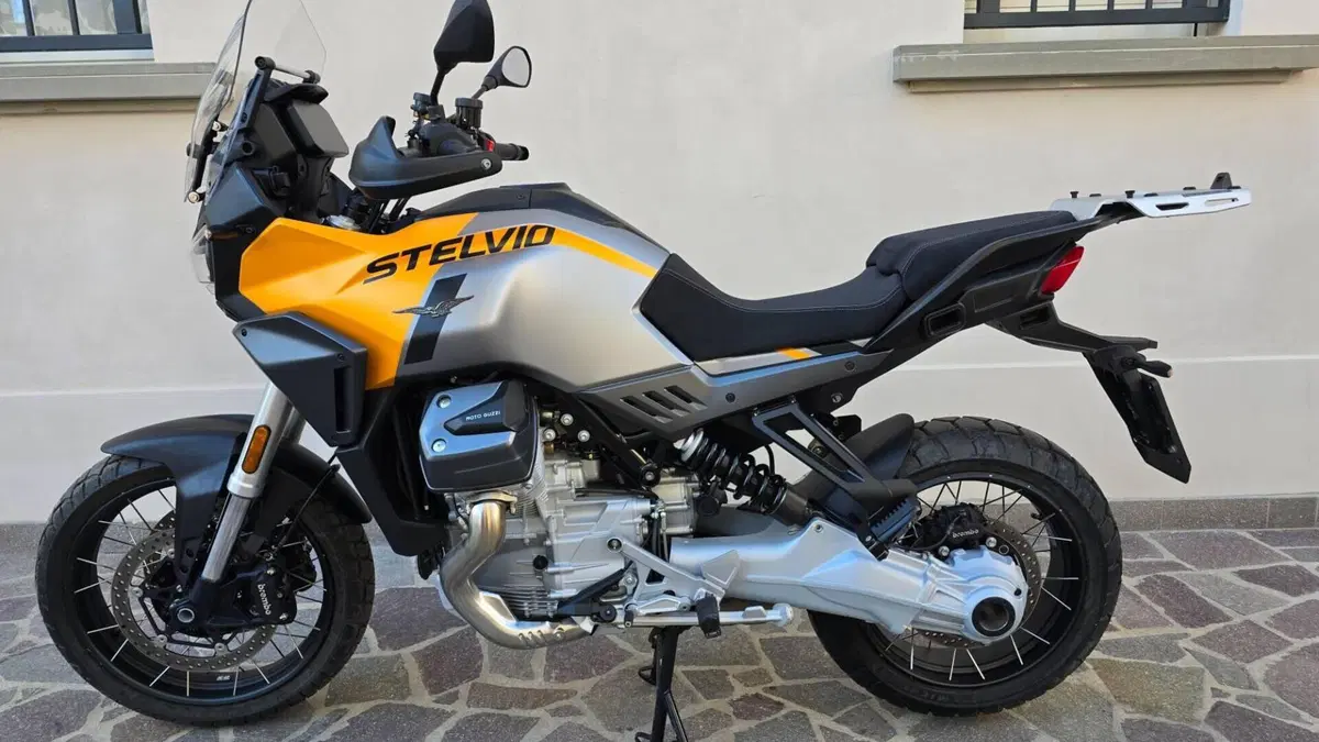 Moto Guzzi Stelvio (2024 - 26)  (3)