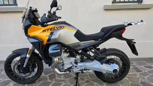 Moto Guzzi Stelvio (2024 - 26)  (3)