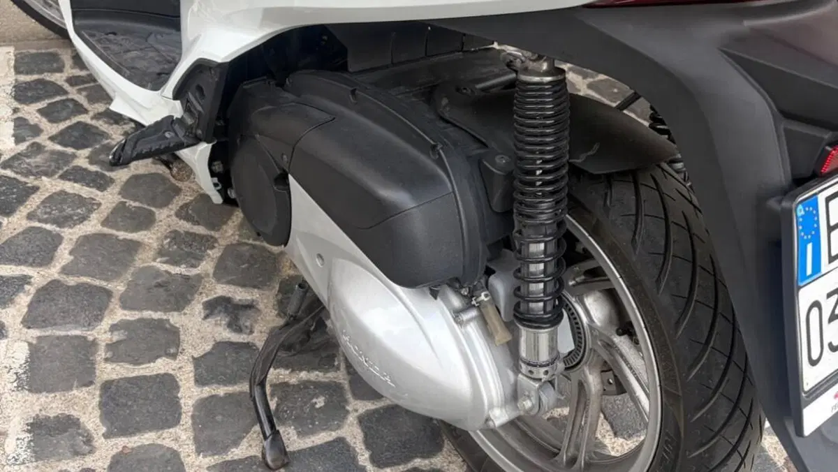 Honda SH 300 i ABS (2016 - 20)  (7)