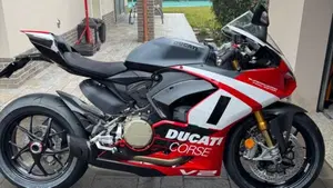 Ducati Panigale V2 Superquadro Final Edition (2024) 