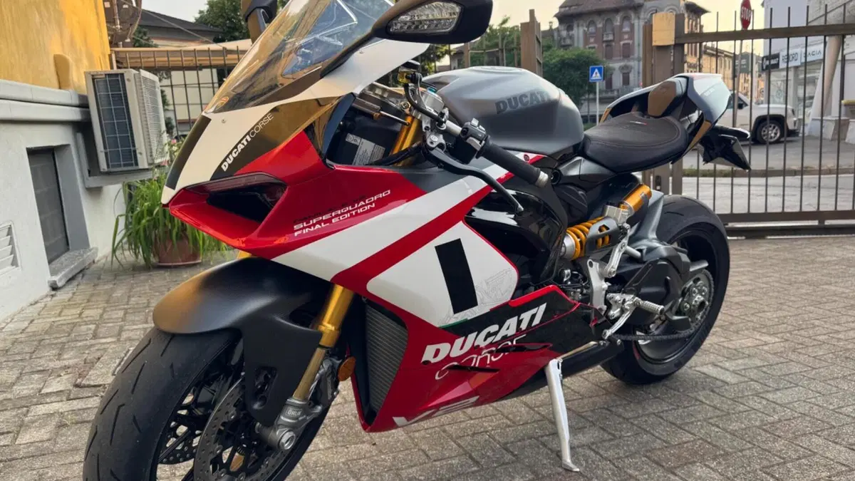 Ducati Panigale V2 Superquadro Final Edition (2024)  (3)